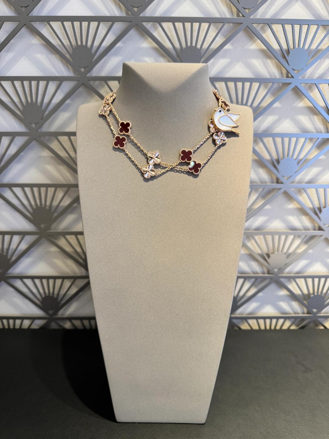 [Super CiCi ]CLOVER 20 MOTIFS LASER CARNELIAN NECKLACE