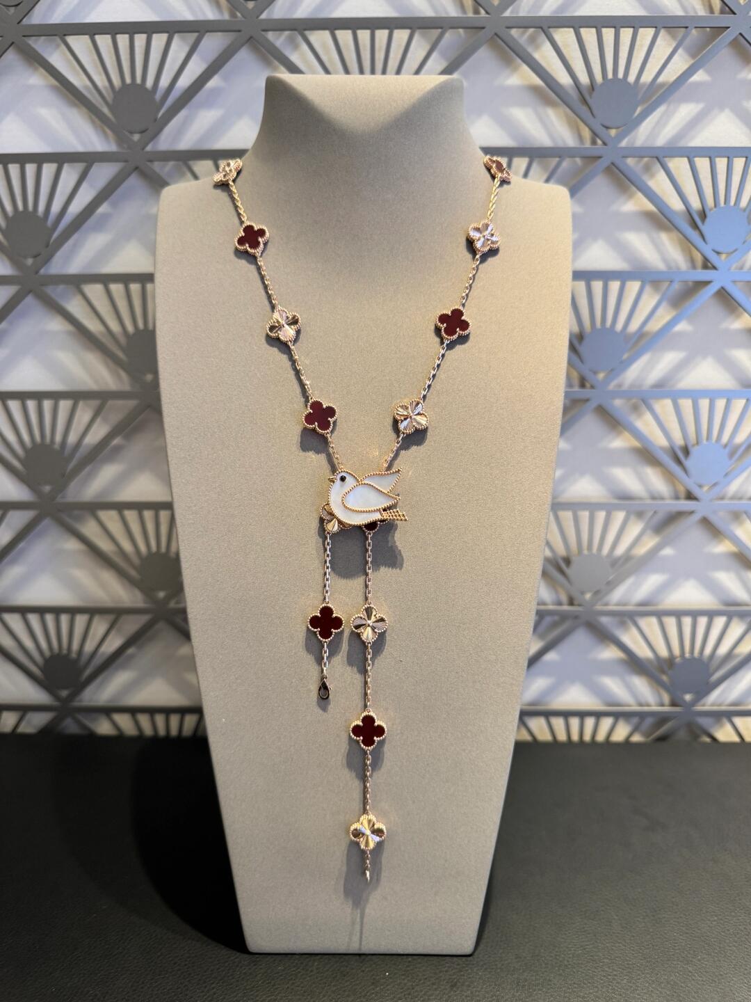 [Super CiCi ]CLOVER 20 MOTIFS LASER CARNELIAN NECKLACE