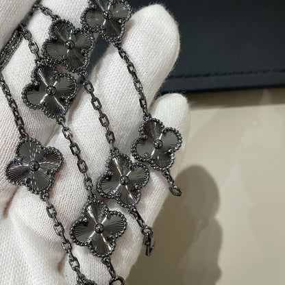 [Super CiCi ]CLOVER 5 MOTIF BLACK BRACELET