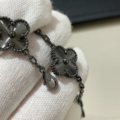 [Super CiCi ]CLOVER 5 MOTIF BLACK BRACELET