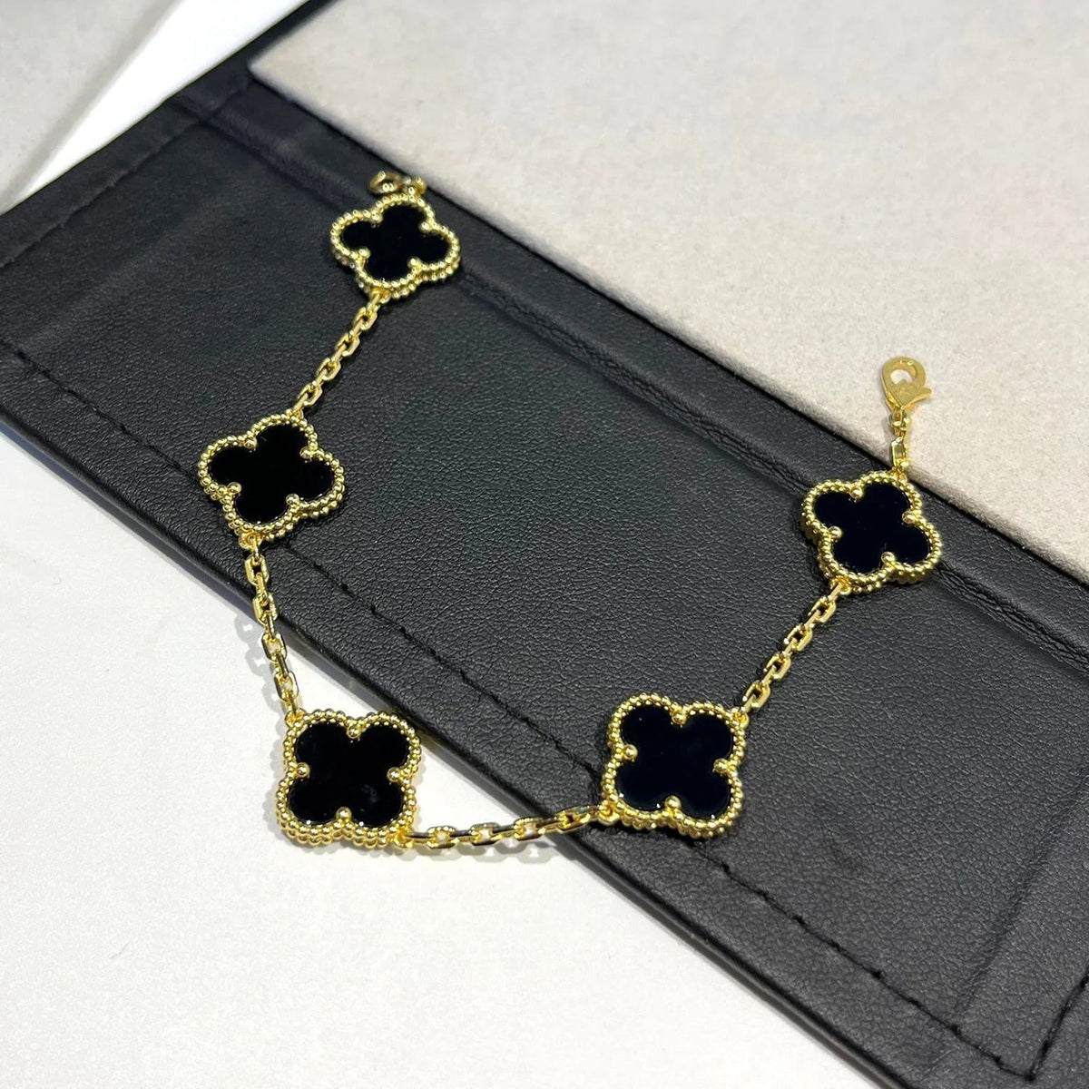 [Super CiCi ] CLOVER 5 MOTIF ONYXS BRACELET COLLECTION