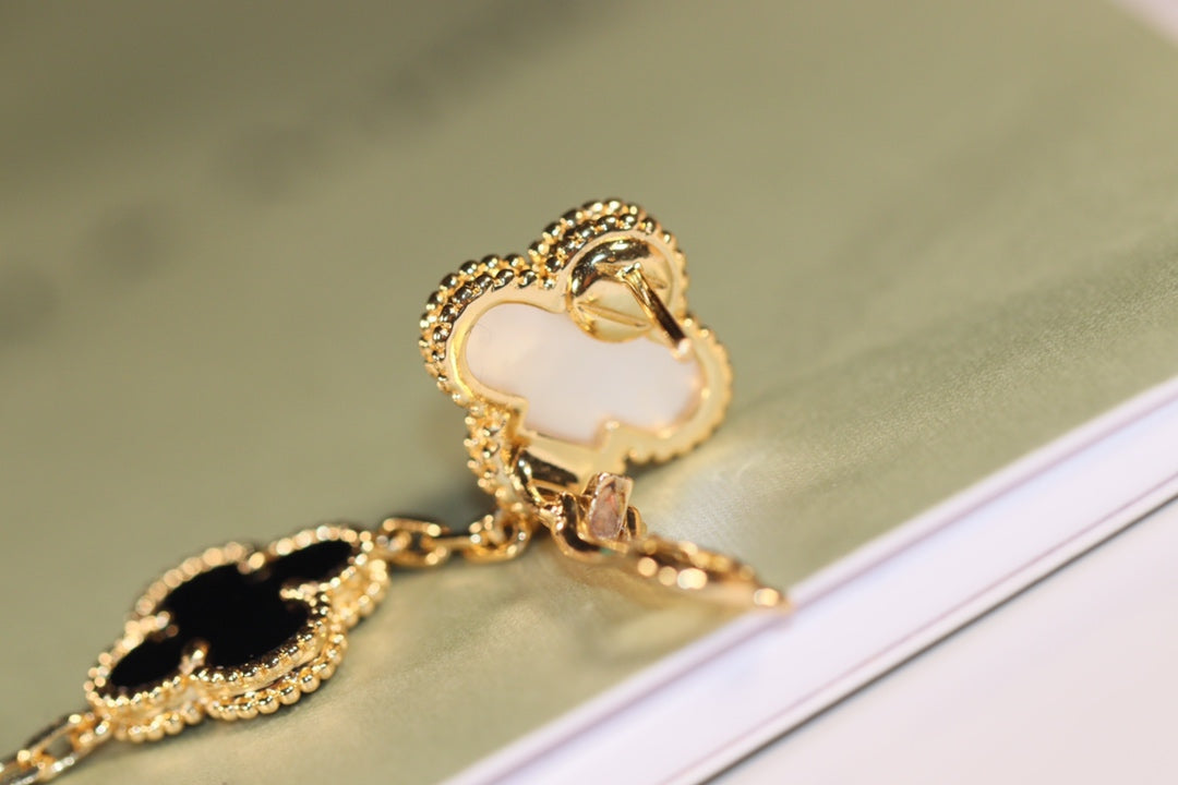 [Super CiCi ]CLOVER EARRINGS GOLD ONYX MOP 3 MOTIF