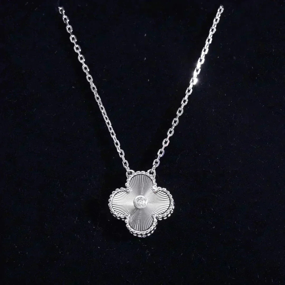 [Super CiCi ]CLOVER  15MM DIAMOND LASER NECKLACE SILVER