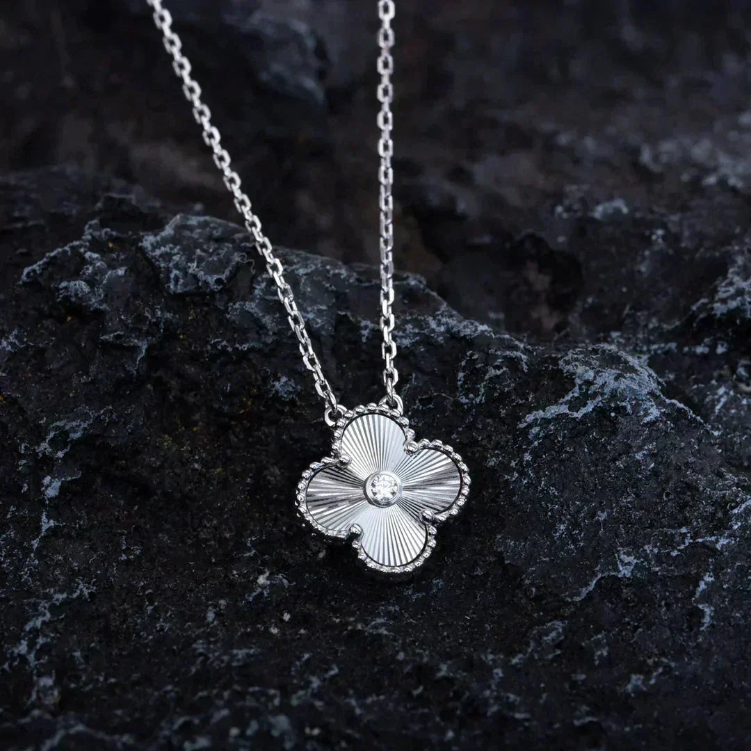 [Super CiCi ]CLOVER  15MM DIAMOND LASER NECKLACE SILVER