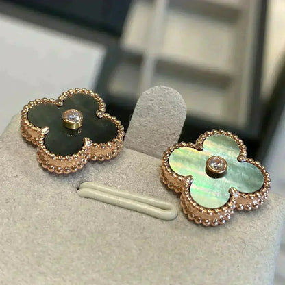 [Super CiCi ]CLOVER MEDIUM 1 MOTIFS GRAY MOP  DIAMOND EARRINGS