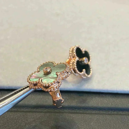 [Super CiCi ]CLOVER MEDIUM 1 MOTIFS GRAY MOP  DIAMOND EARRINGS