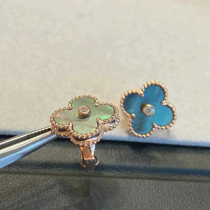 [Super CiCi ]CLOVER MEDIUM 1 MOTIFS GRAY MOP  DIAMOND EARRINGS