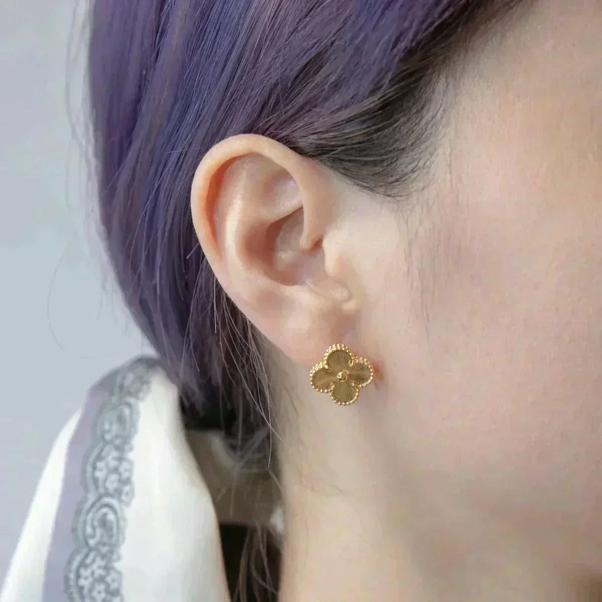 [Super CiCi ]CLOVER MEDIUM 1 MOTIFS LASER EARRINGS