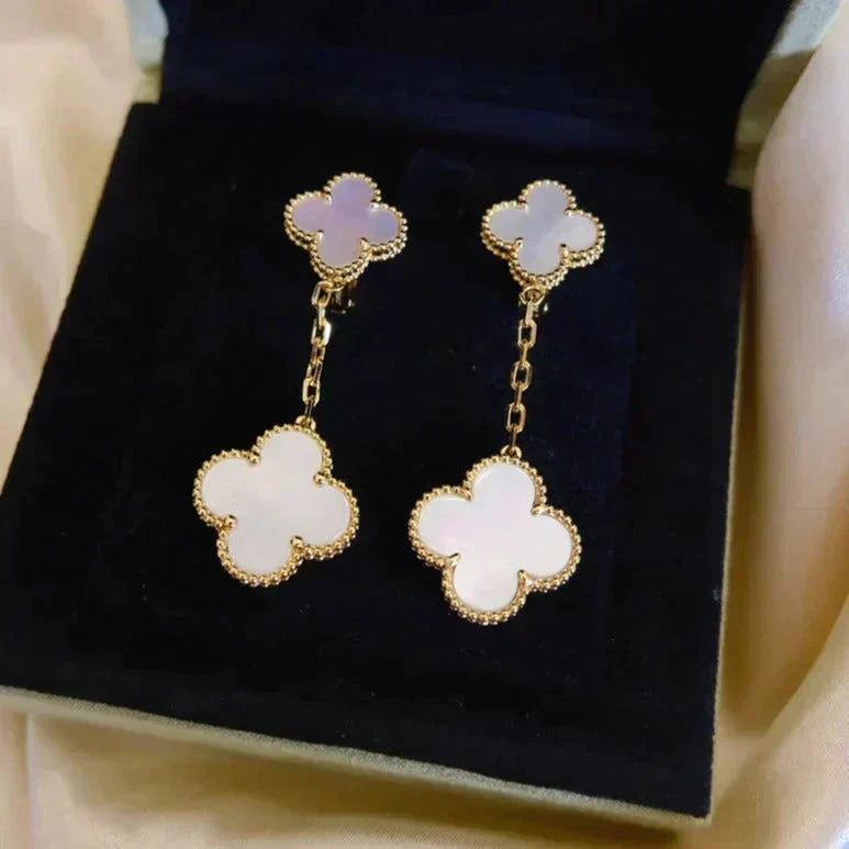 [Super CiCi ]CLOVER 2 MOTIF WHITE MOP EARRINGS
