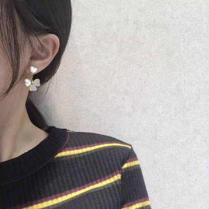 [Super CiCi ]CLOVER SWEET WHITE MOP EARRINGS