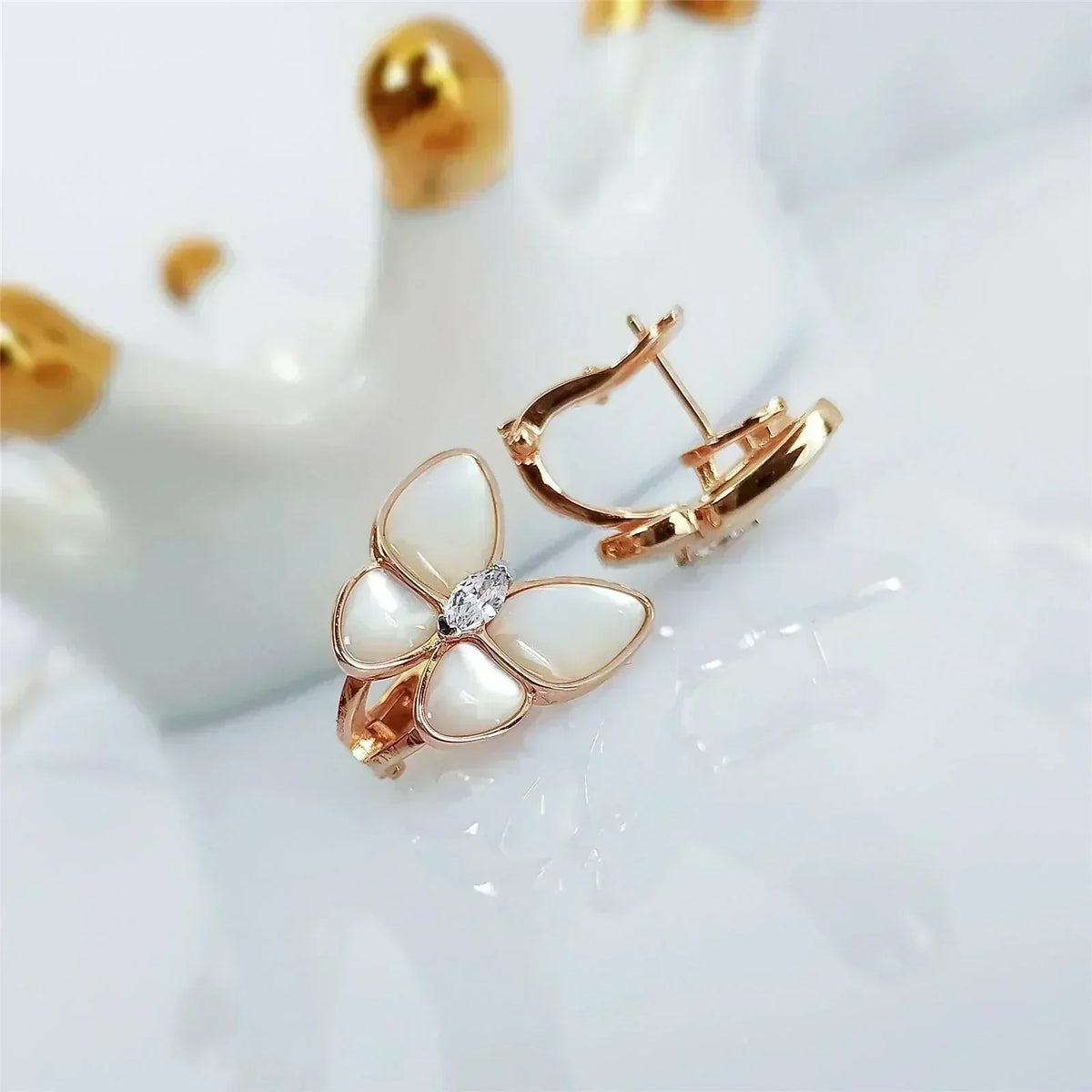 [Super CiCi ]BUTTERFLY MOP DIAMOND EARRINGS