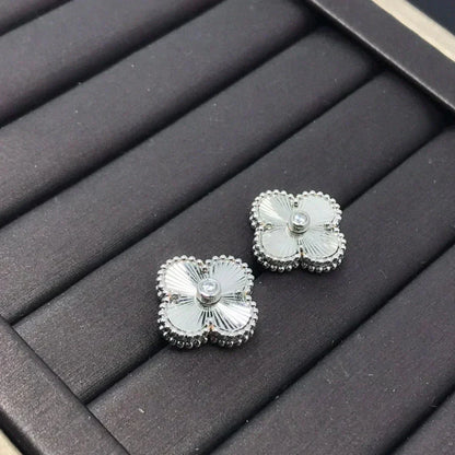 [Super CiCi ]CLOVER MINI 9.5MM LASER EARRINGS