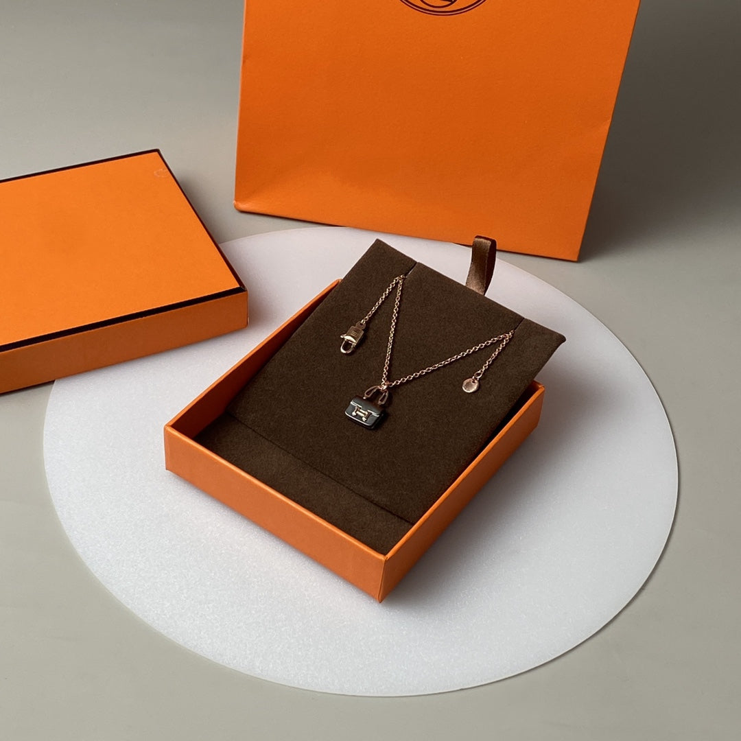 [Super CiCi ]CONSTANCE BLACK PEDANT PINK GOLD NECKLACE