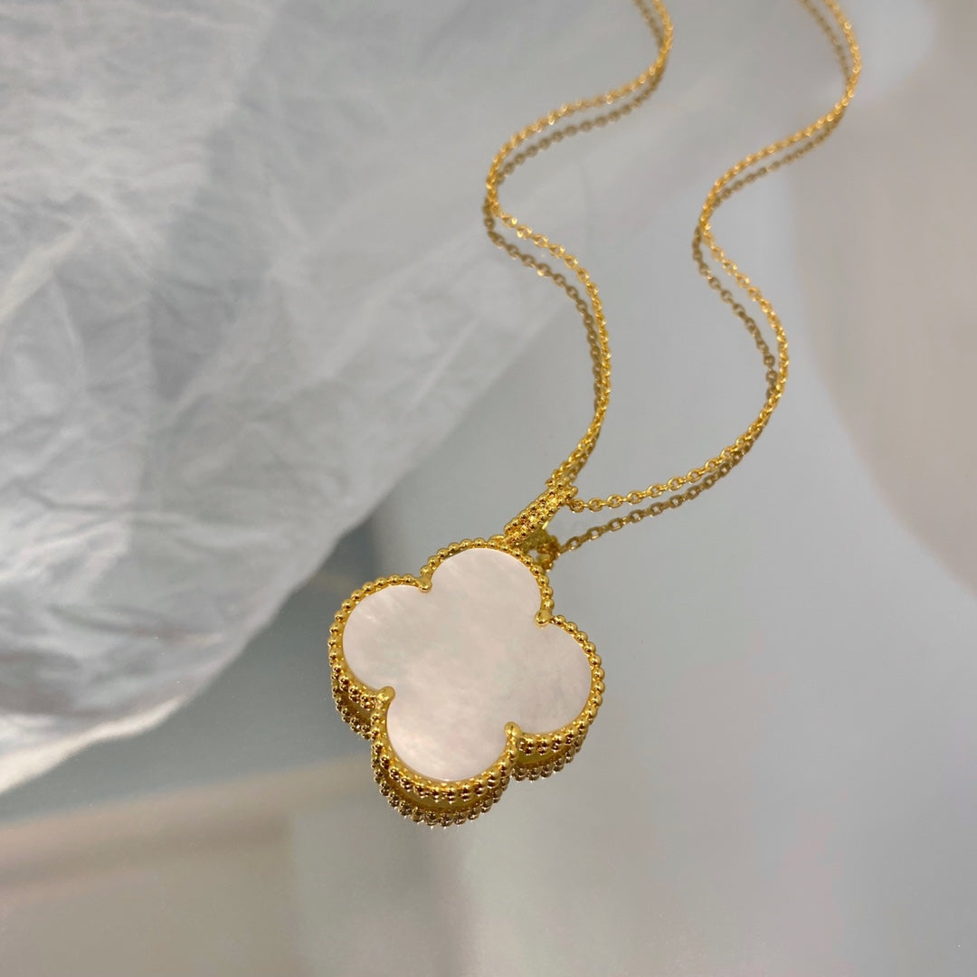 [Super CiCi ]CLOVER 25MM MOP LARGE PENDANT NECKLACE