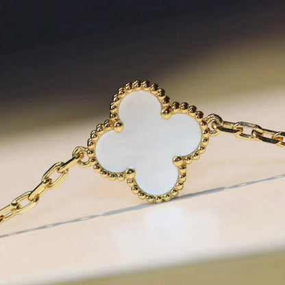 [Super CiCi ]CLOVER 20 MOTIFS WHITE MOP NECKLACE