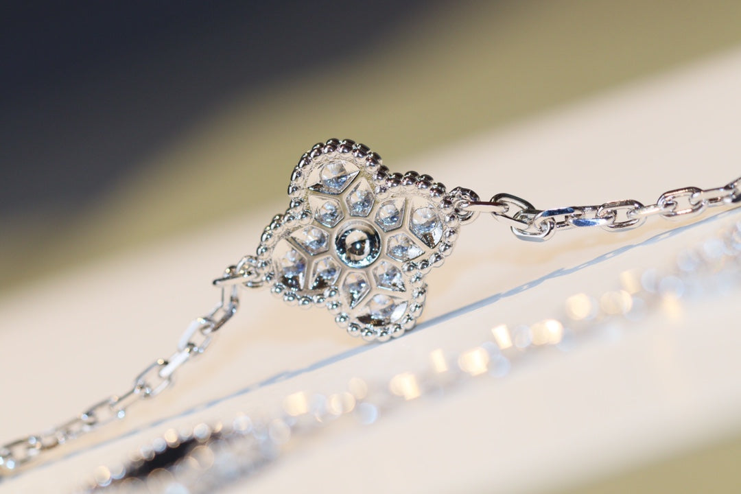 [Super CiCi ]CLOVER 20 MOTIFS ONYX DIAMOND SILVER