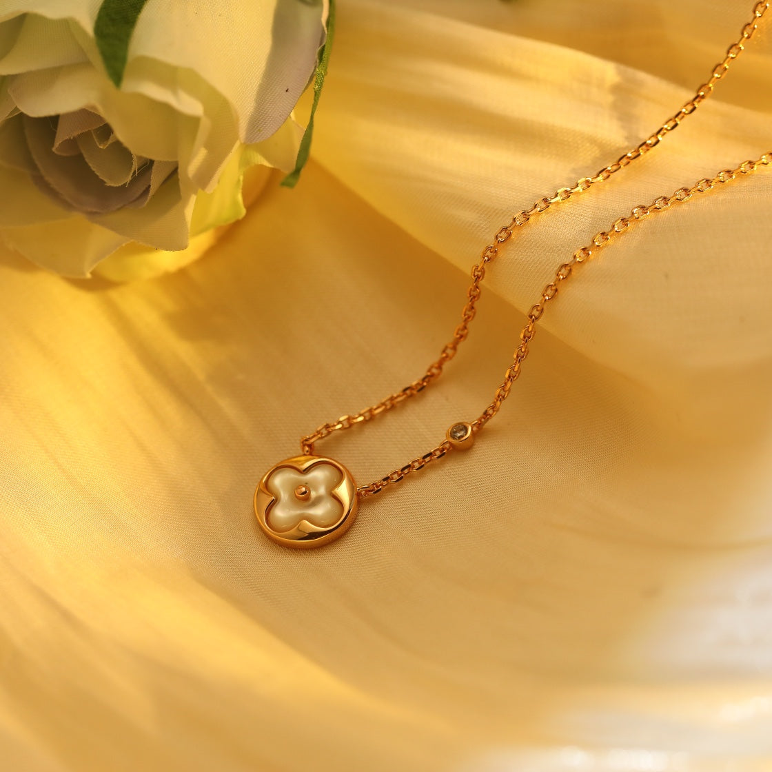 [Super CiCi ]SUN PEDANT PINK GOLD 1 DIAMOND NECKLACE