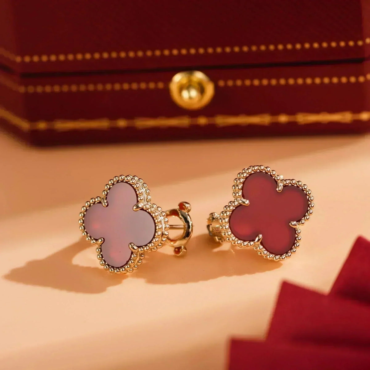 [Super CiCi ]CLOVER MEDIUM 1 MOTIFS CARNELIAN  EARRINGS