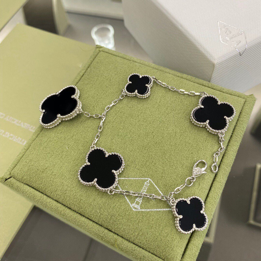[Super CiCi ]CLOVER 5 MOTIFS SIVLER ONYX BRACELET