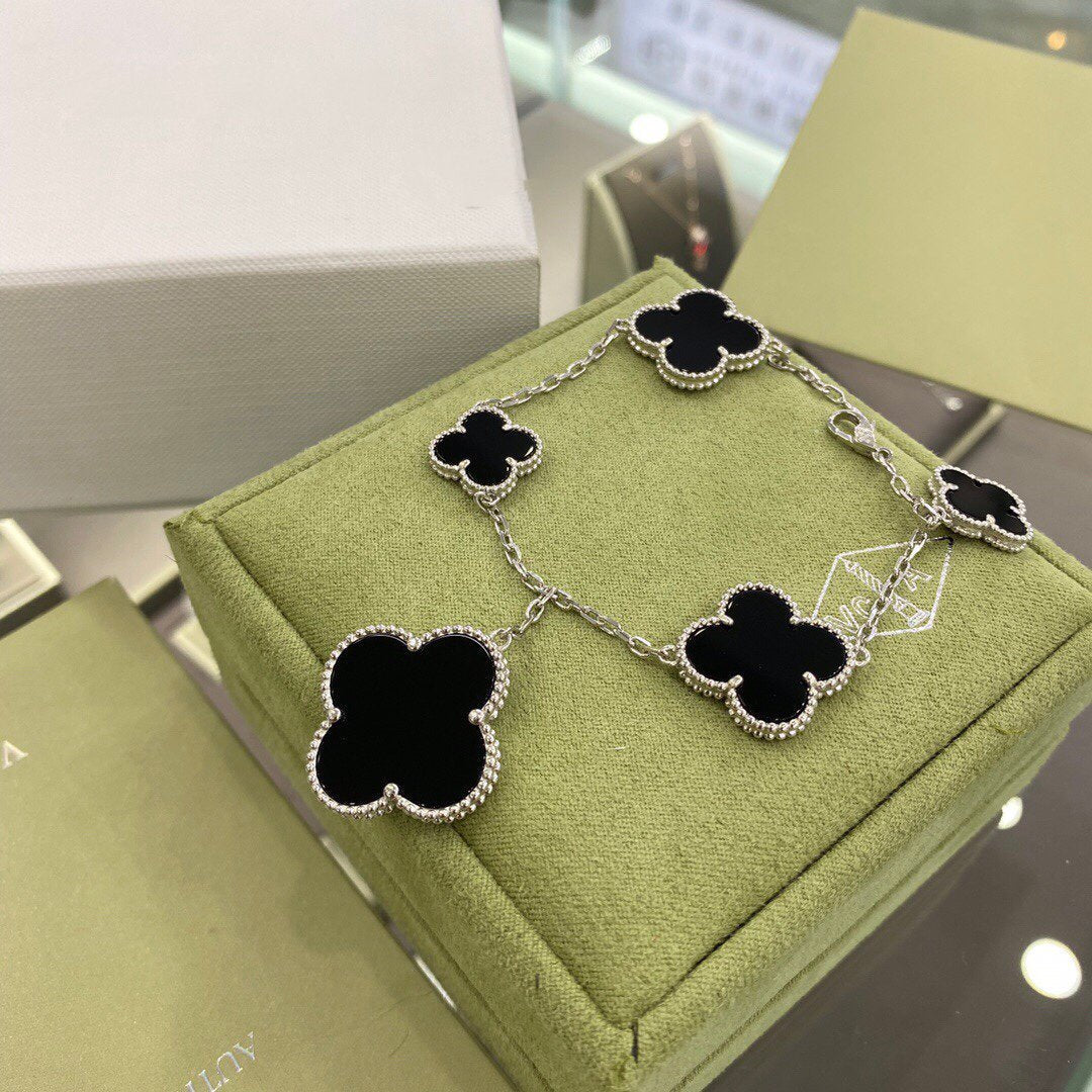[Super CiCi ]CLOVER 5 MOTIFS SIVLER ONYX BRACELET