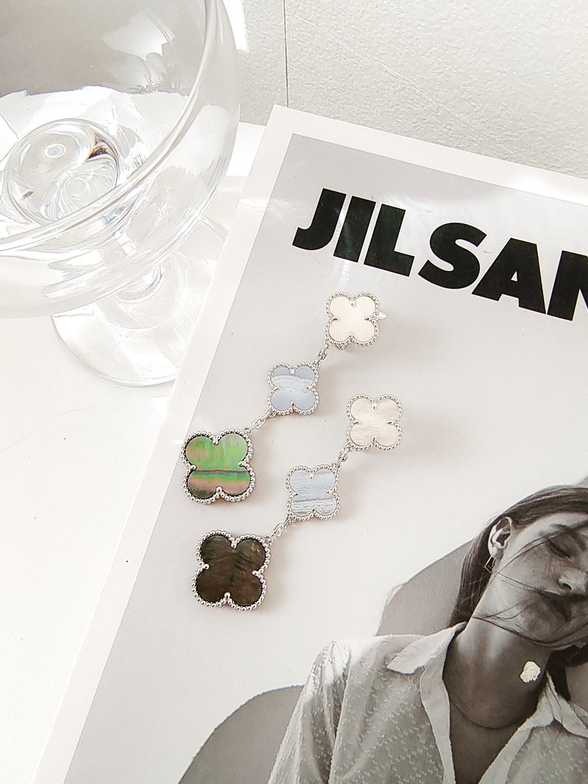 [Super CiCi ]CLOVER 3 MOTIFS CHALCEDONY DARK MOP SILVER EARRINGS