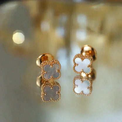 [Super CiCi ]CLOVER MINI 9.5MM WHITE MOP EARRINGS