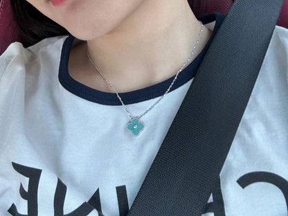 [Super CiCi ]CLOVER 1 DIAMOND LIGHT BLUE SILVER NECKLACE