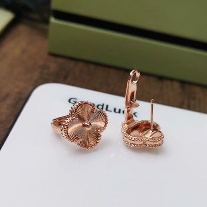 [Super CiCi ]CLOVER MEDIUM STUD EARRINGS
