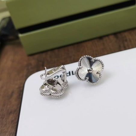[Super CiCi ]CLOVER MEDIUM STUD EARRINGS