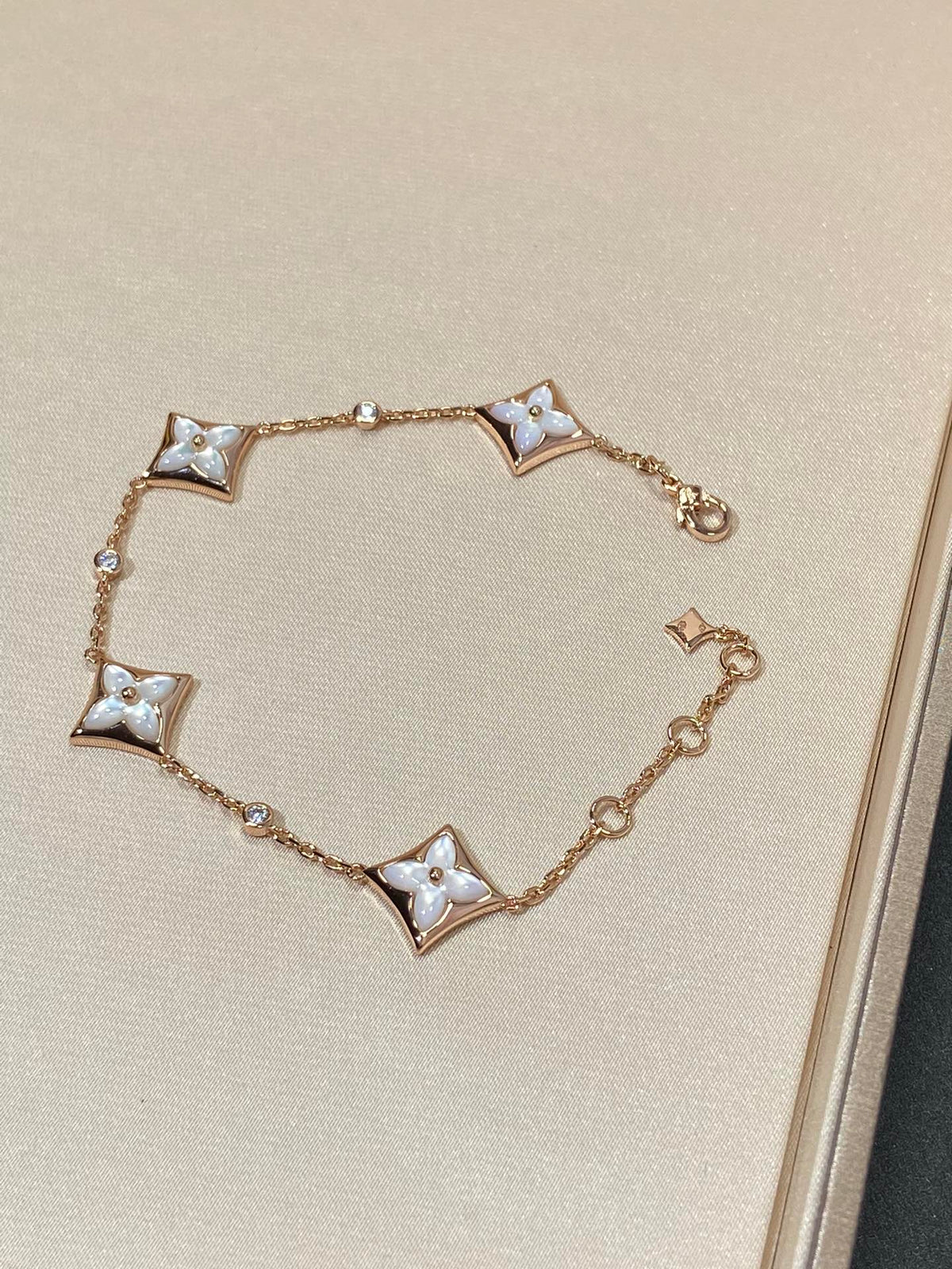 [Super CiCi ]STAR 4 MOTIF MOP DIAMOND PINK GOLD BRACELET