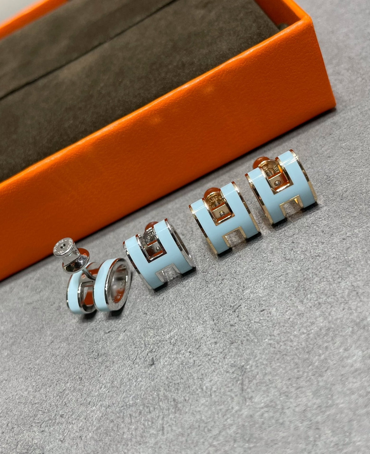 [Super CiCi ]POP H SKY BLUE STUD EARRINGS