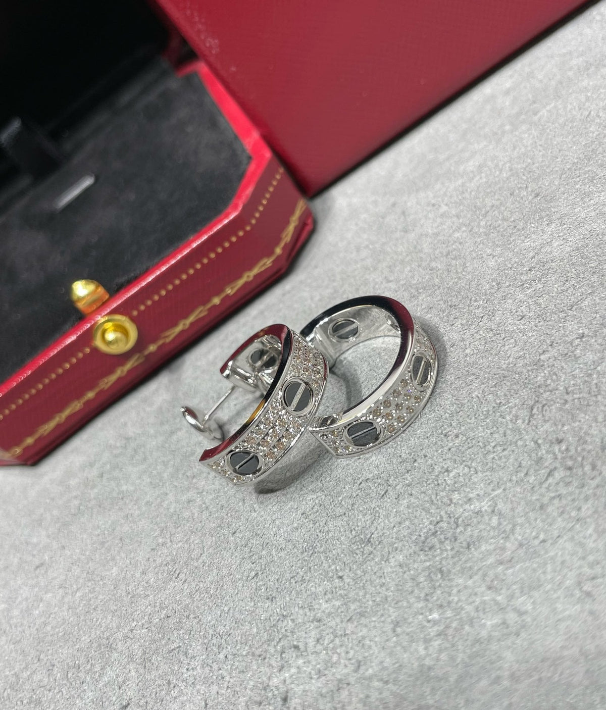 [Super CiCi ]LOVE CERAMIC DIAMOND PAVED SILVER EARRINGS