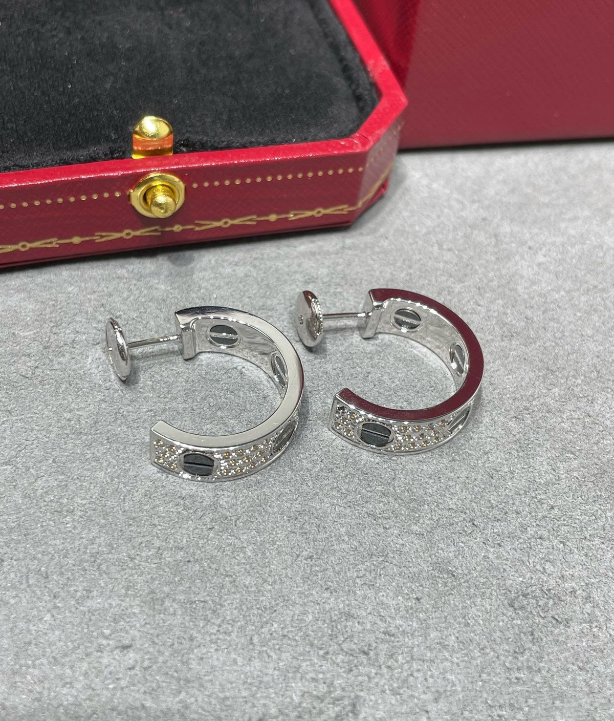 [Super CiCi ]LOVE CERAMIC DIAMOND PAVED SILVER EARRINGS