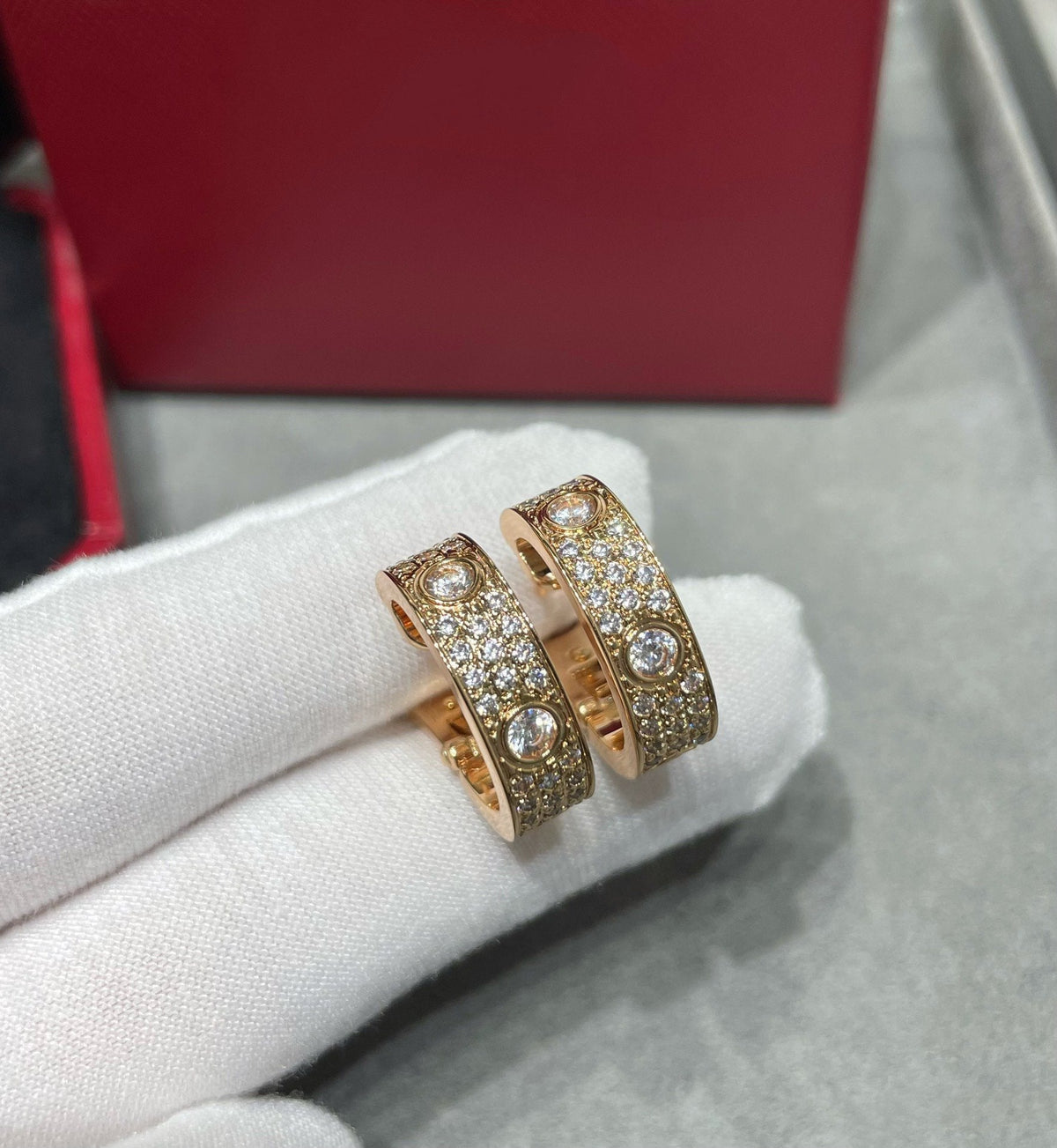 [Super CiCi ]LOVE 5.5MM DIAMOND PAVED EARRINGS