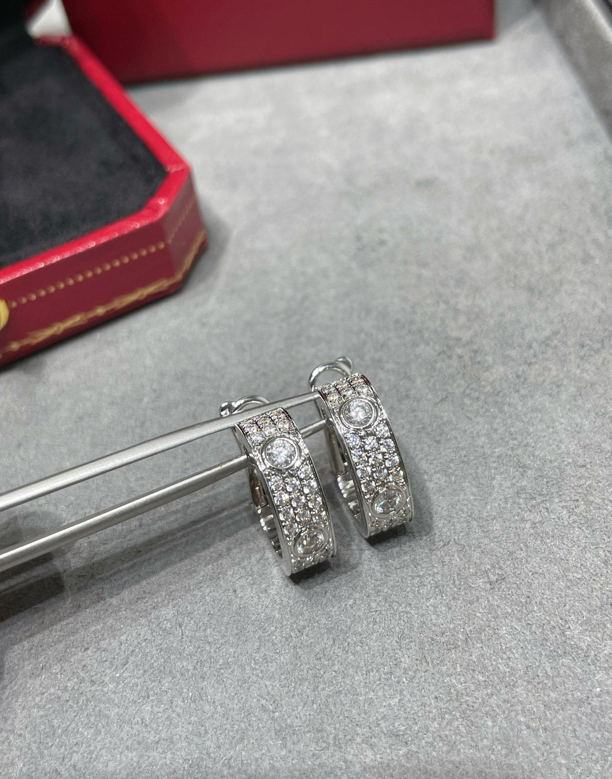 [Super CiCi ]LOVE 5.5MM DIAMOND PAVED EARRINGS