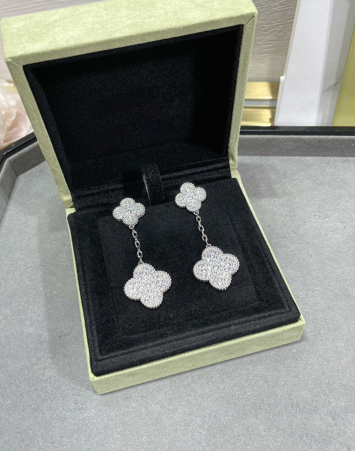 [Super CiCi ]CLOVER 2 MOTIFS DIAMOND PAVED SILVER EARRINGS