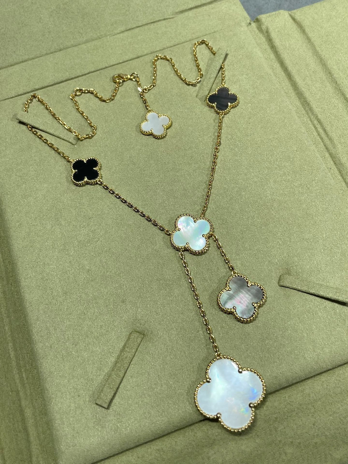 [Super CiCi ]CLOVER 6 MOTIF MOP ONYX GOLD NECKLACE