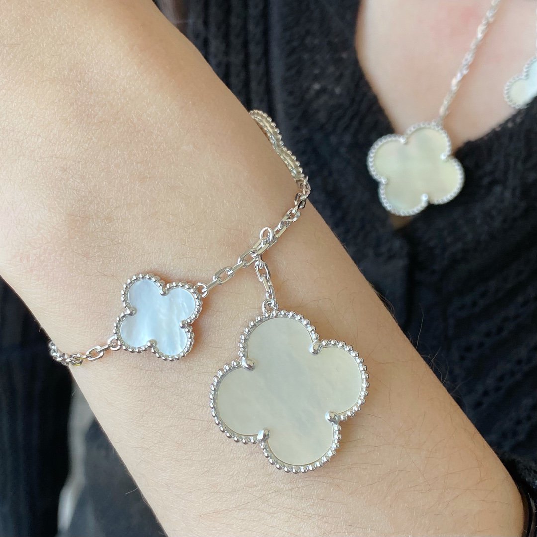 [Super CiCi ]CLOVER 5 MOTIF WHITE MOP SILVER BRACELET