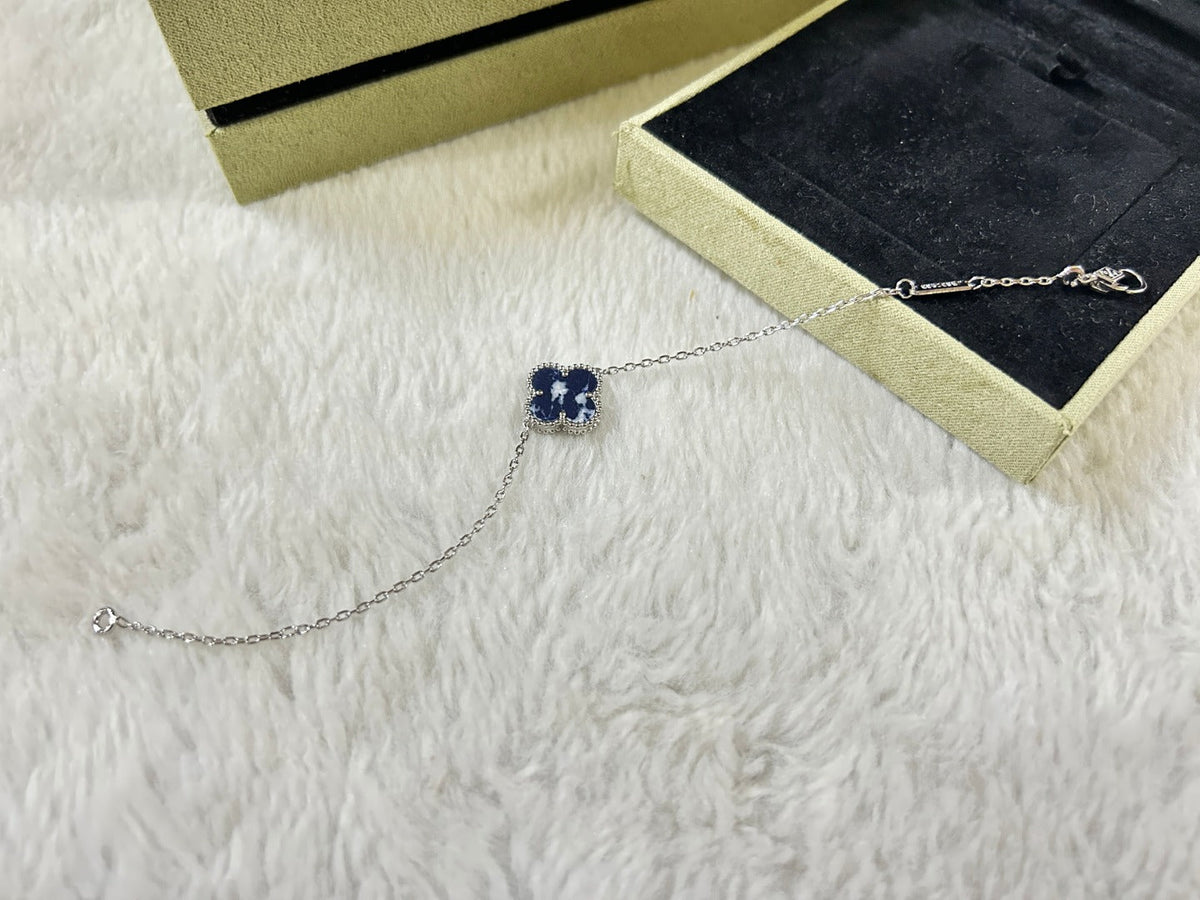 [Super CiCi ]CLOVER 1 MOTIF PIETERSITE BRACELET