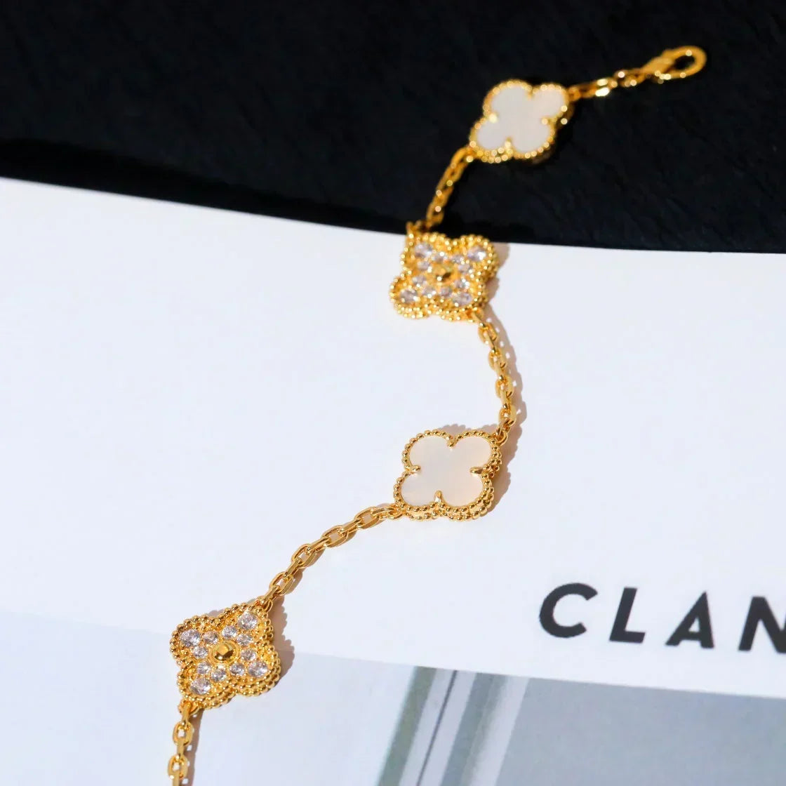 [Super CiCi ]CLOVER WHITE PEARL MOP 5 MOTIF BRACELET COLLECTION