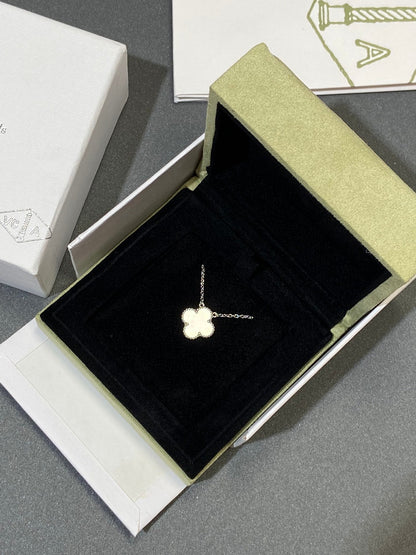 [Super CiCi ]CLOVER MEDIUM SILVER WHITE MOP NECKLACE