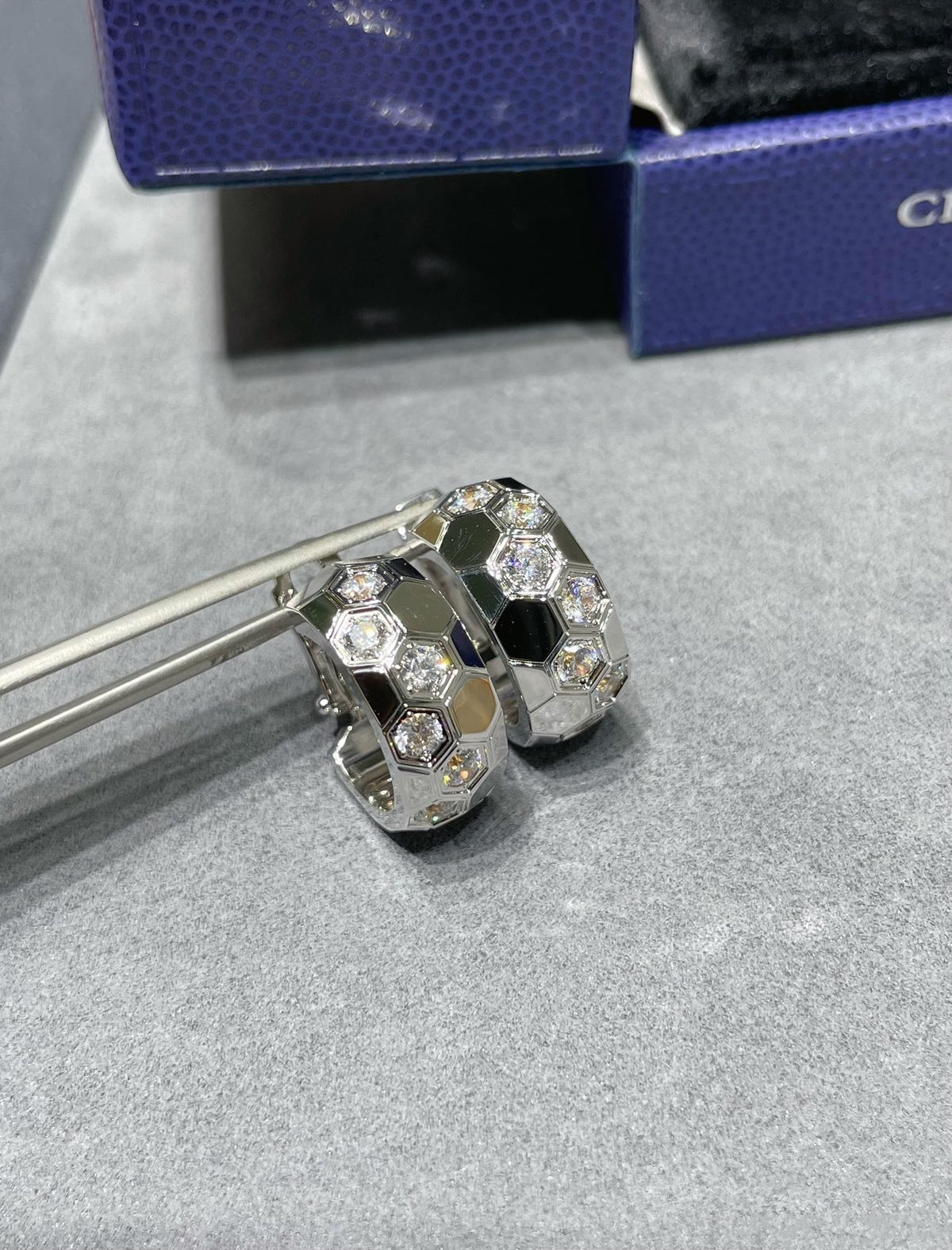 [Super CiCi ]BEE LOVE DIAMOND HOOP EARRINGS