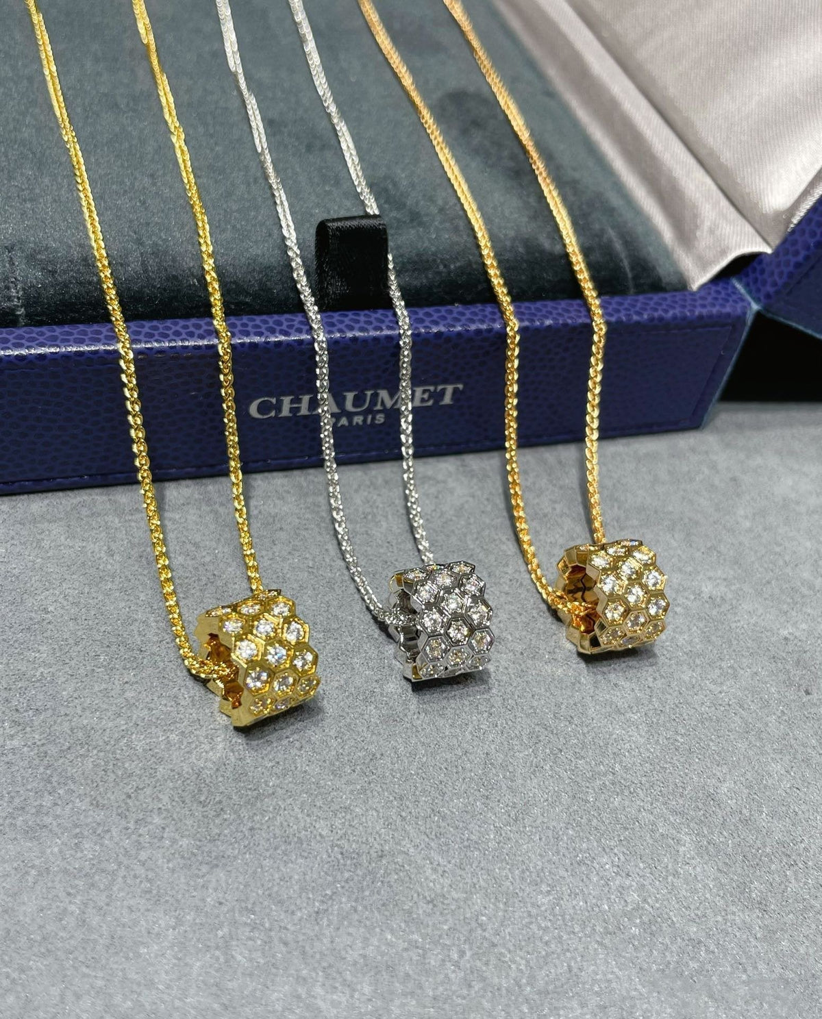 [Super CiCi ]BEE LOVE DIAMOND PAVED 3 ROW NECKLACE