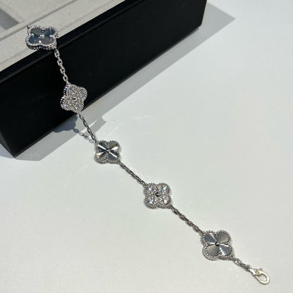 [Super CiCi ] CLOVER 5 MOTIF LASER BRACELET COLLECTION