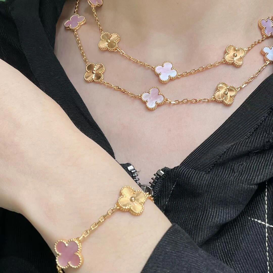 [Super CiCi ]CLOVER 20 MOTIFS LASER PINK MOP NECKLACE