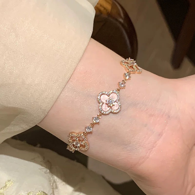 [Super CiCi ]CLOVER 5 MOTIF PINK BLUE RED WHITE BRACELET
