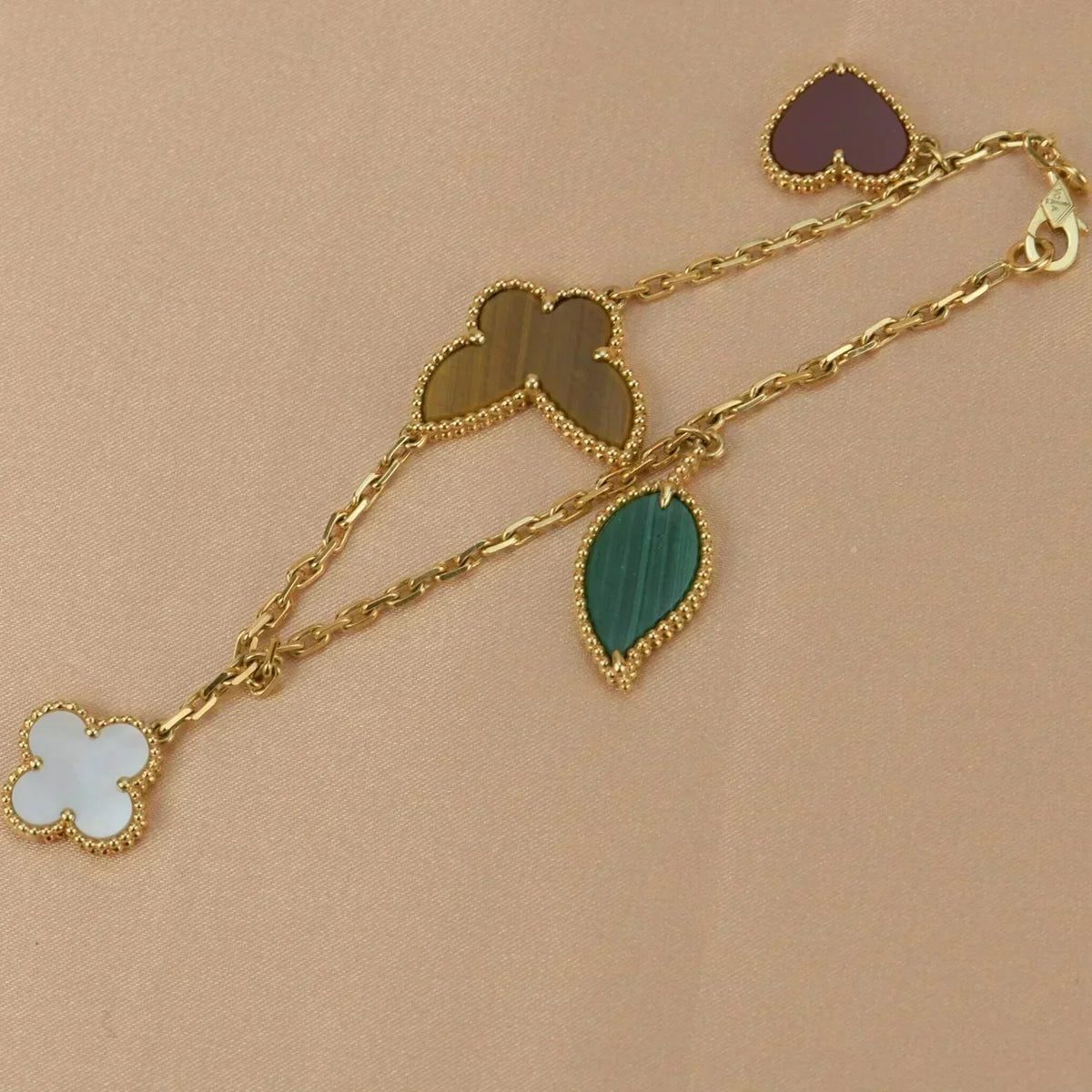 [Super CiCi ]LUCKY SPRING 5 MOTIF GOLD BRACELET