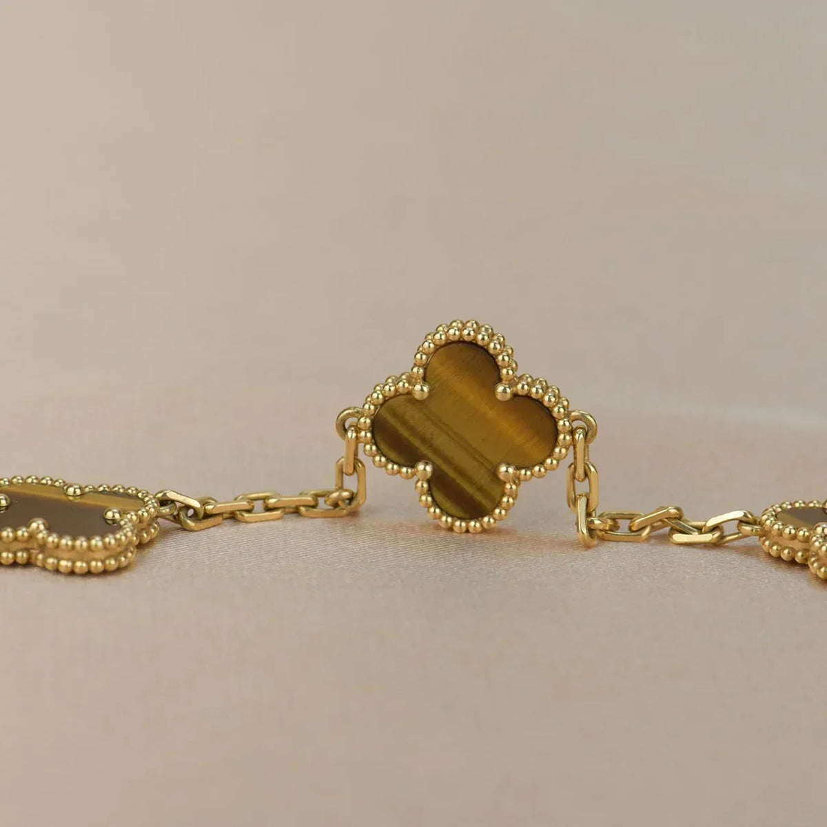 [Super CiCi ] CLOVER 5 MOTIFS TIGER EYE BRACELET COLLECTION