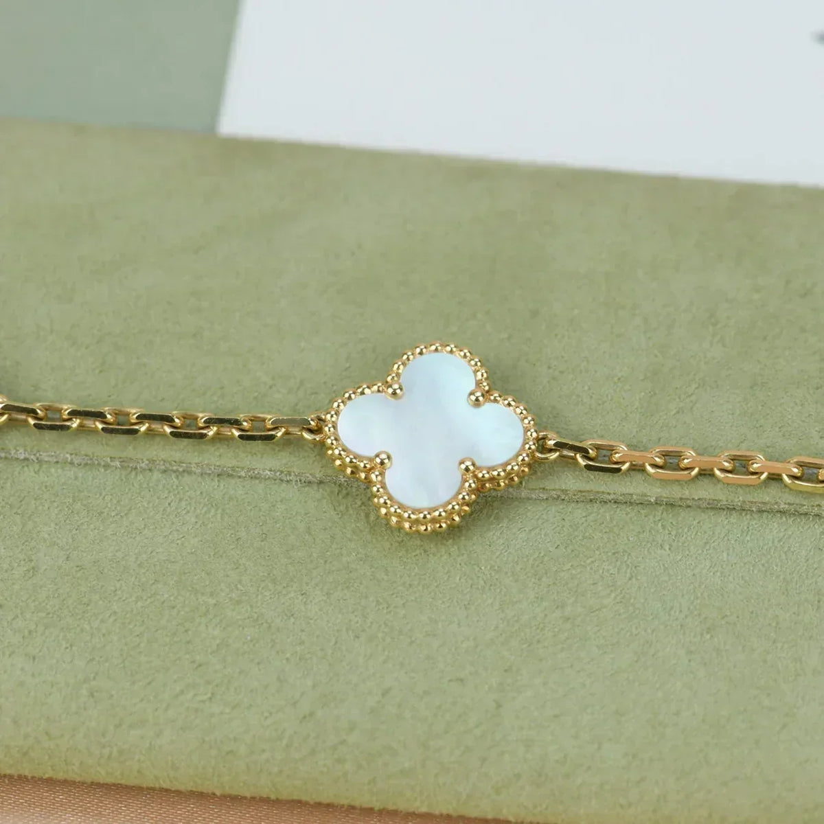 [Super CiCi ]CLOVER WHITE PEARL MOP 5 MOTIF BRACELET COLLECTION