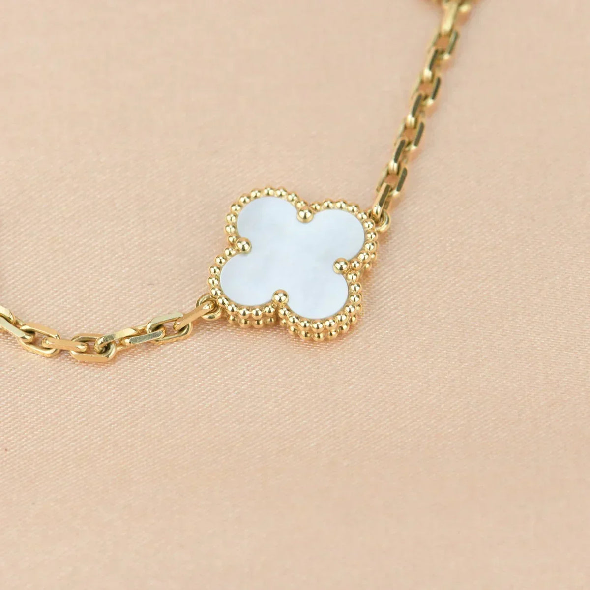 [Super CiCi ]CLOVER WHITE PEARL MOP 5 MOTIF BRACELET COLLECTION